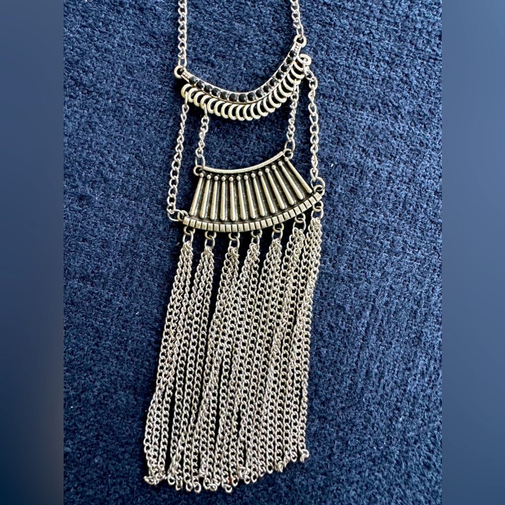 2 necklaces, 1. Paparazzi jewelry, silver tone necklace NWT 2. Circle necklace.